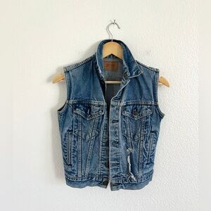 VINTAGE LEVI'S distressed denim jean vest / size XS